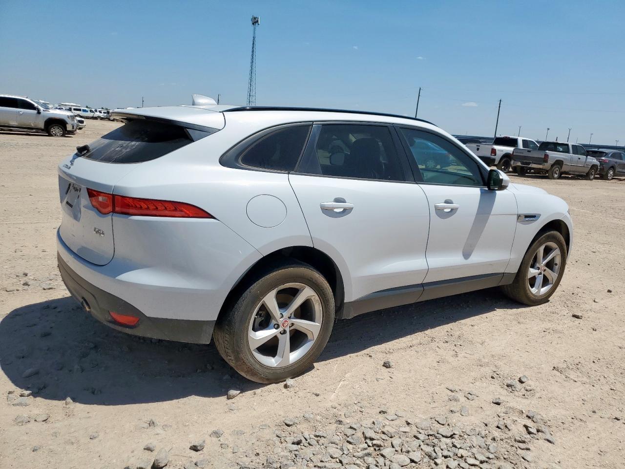 2017 Jaguar F-Pace Premium - Image 3