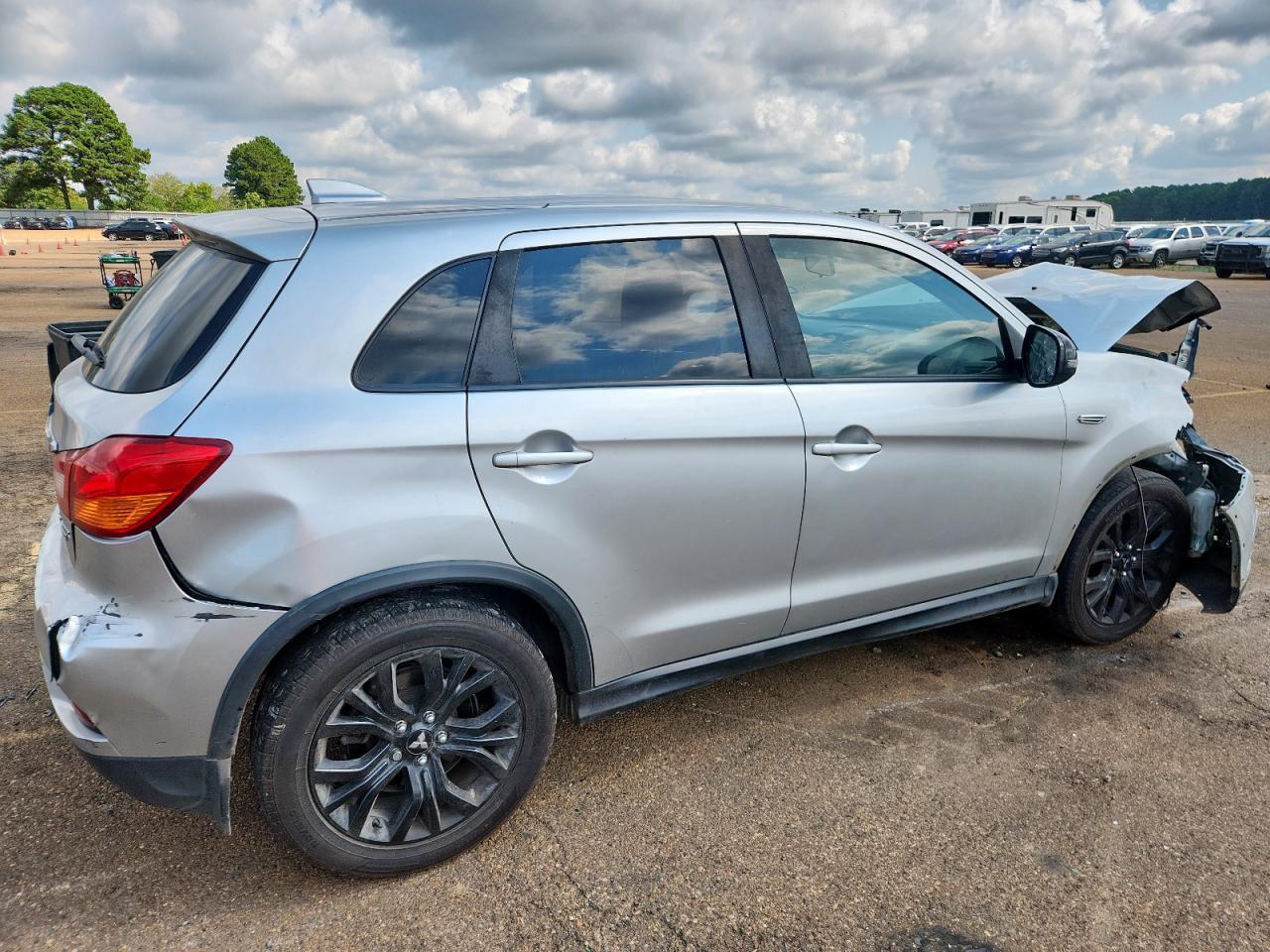 2019 Mitsubishi Outlander Sport Es - Image 3