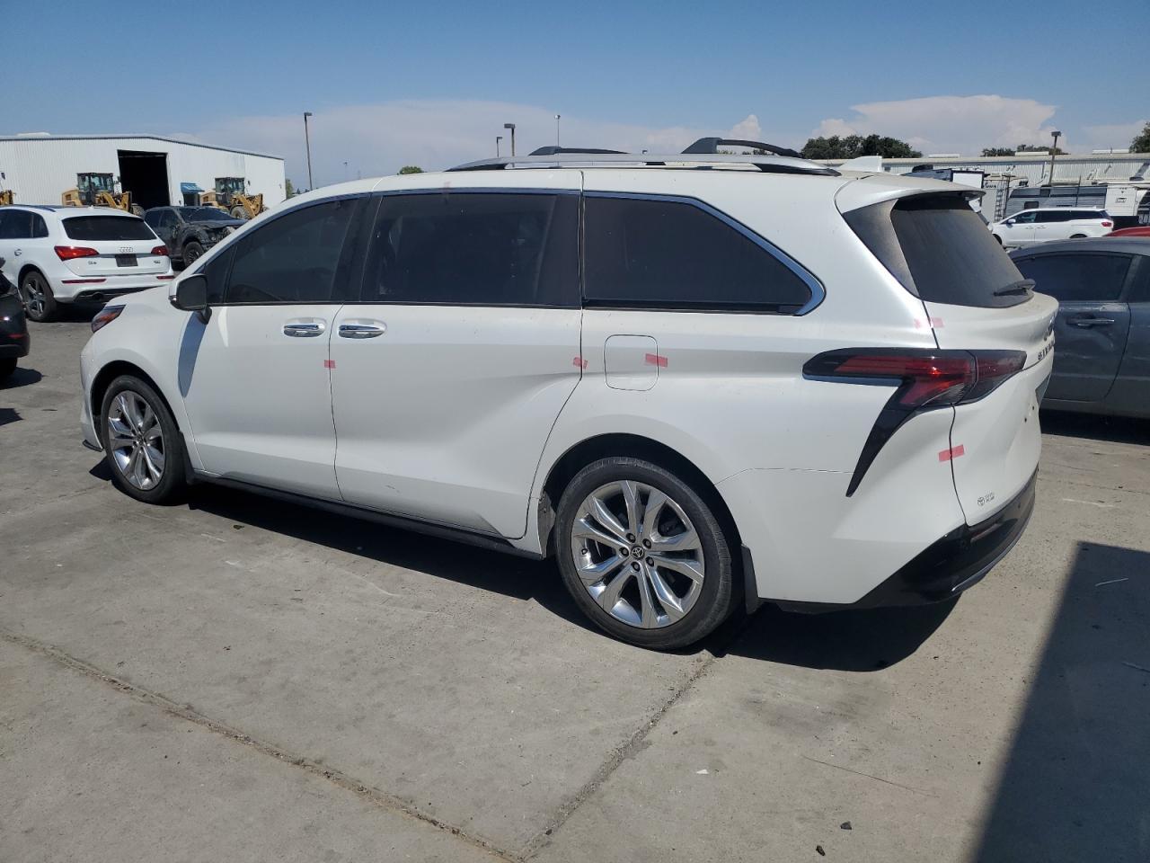 2022 Toyota Sienna Limited - Image 2