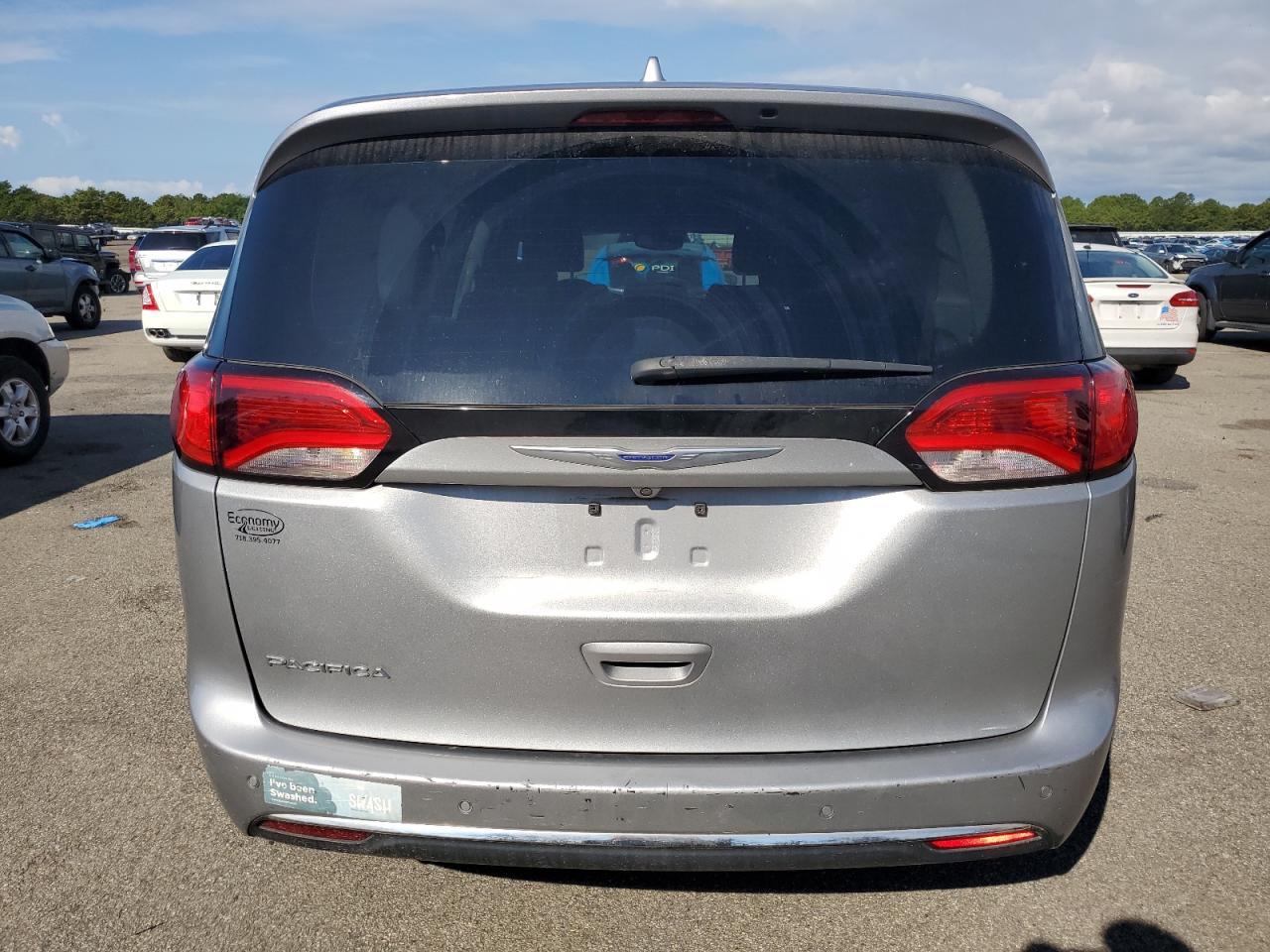 2019 Chrysler Pacifica Touring L - Image 6