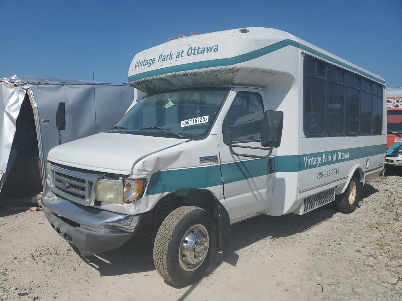 2006 Ford Econoline E350 Super Duty Cutaway Van - Image 2