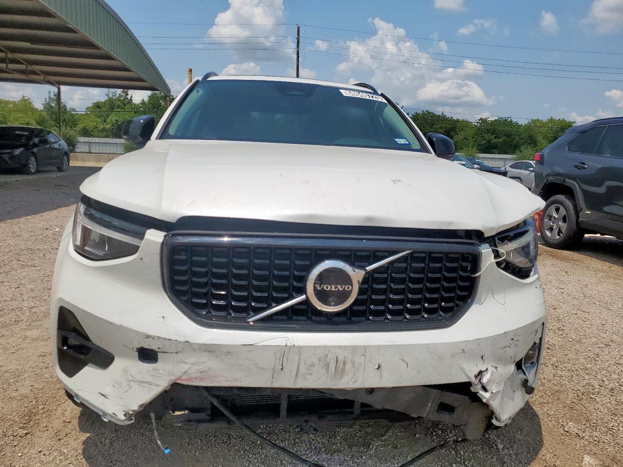 2025 Volvo Xc40 Plus - Фото 5