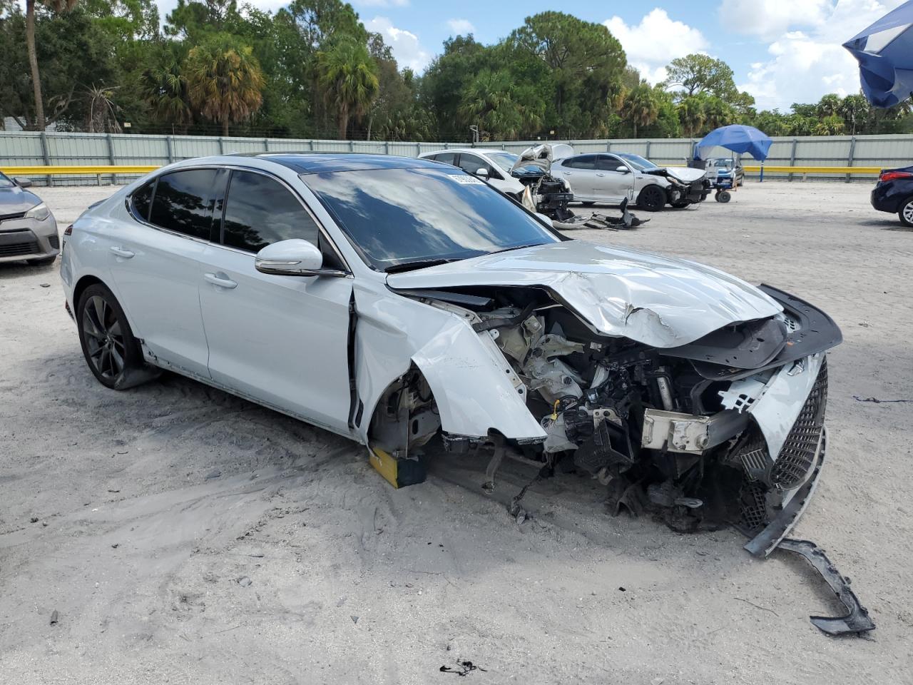 2022 Genesis G70 Base - Image 4