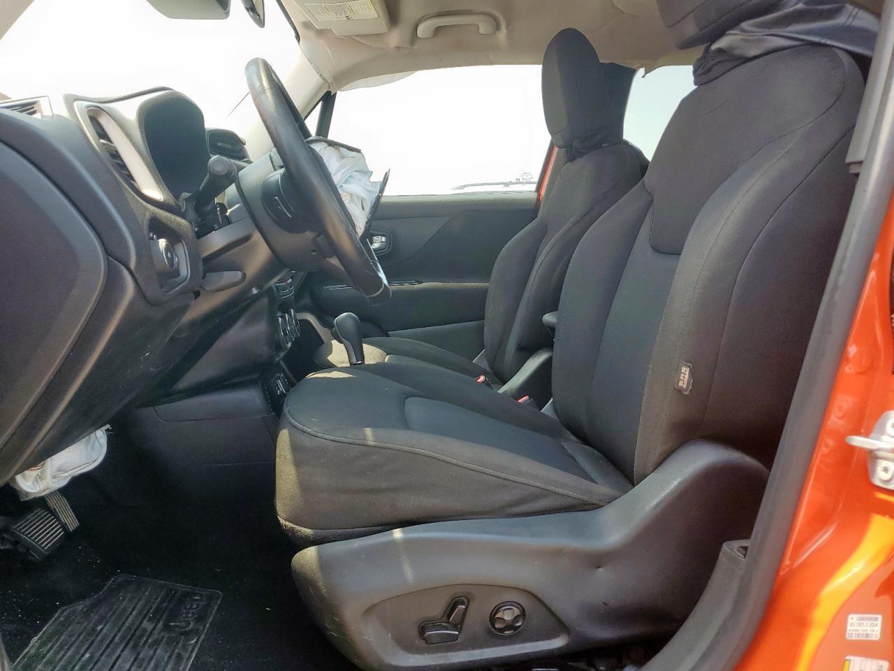 2015 Jeep Renegade Latitude - Image 7