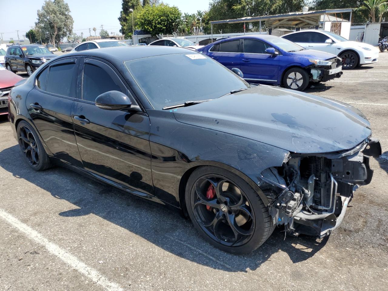 2017 Alfa Romeo Giulia - Фото 4