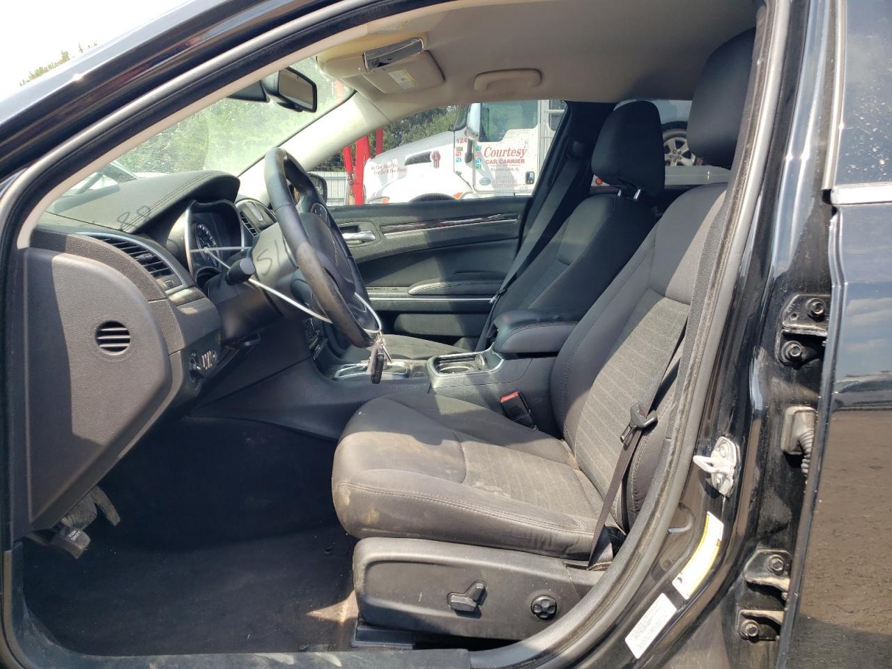 2016 Chrysler 300 Limited - Image 7