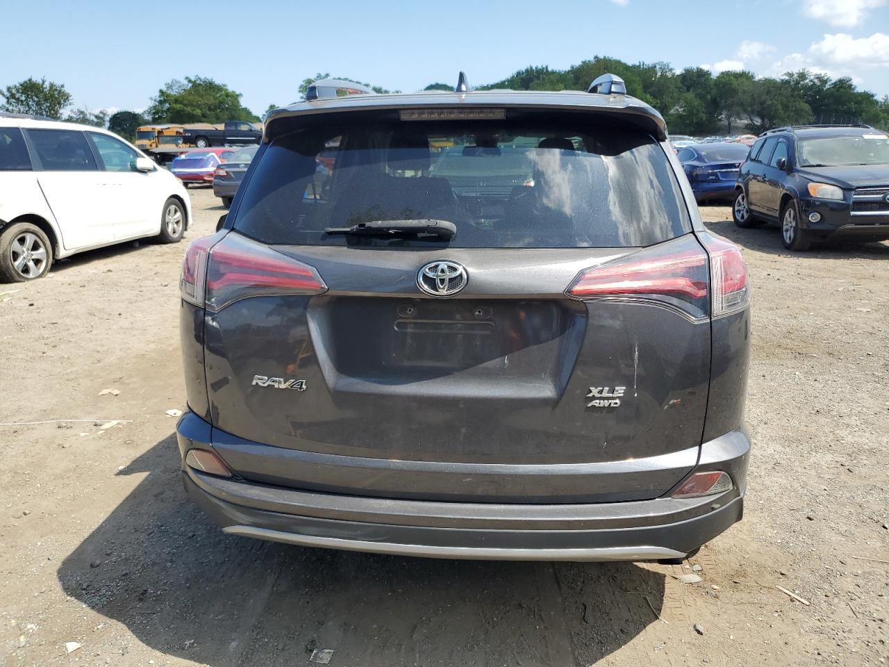 2017 Toyota Rav4 Xle - Image 6