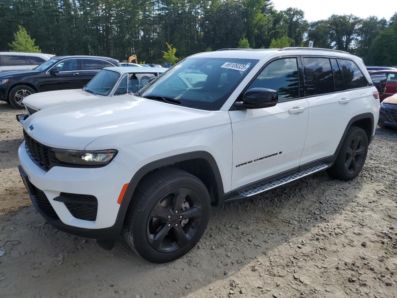 2023 Jeep Grand Cherokee Laredo