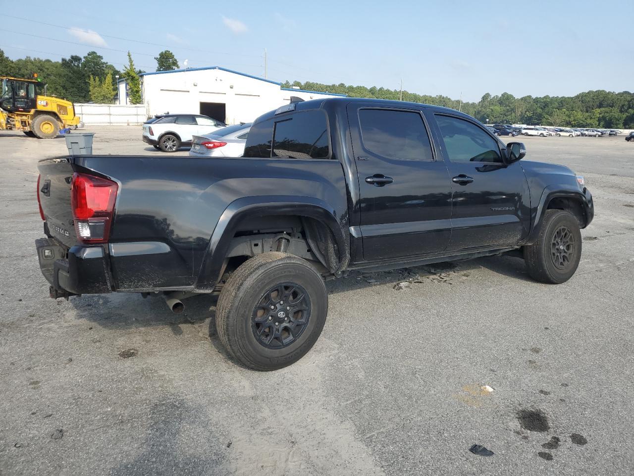 2022 Toyota Tacoma Double Cab - Image 3