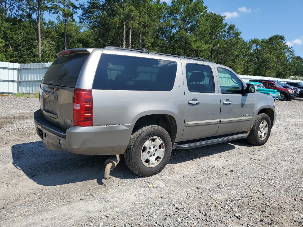 2007 Chevrolet Suburban K1500 - Image 3