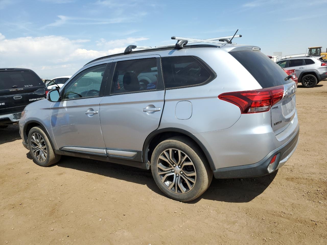 2016 Mitsubishi Outlander Se - Image 2