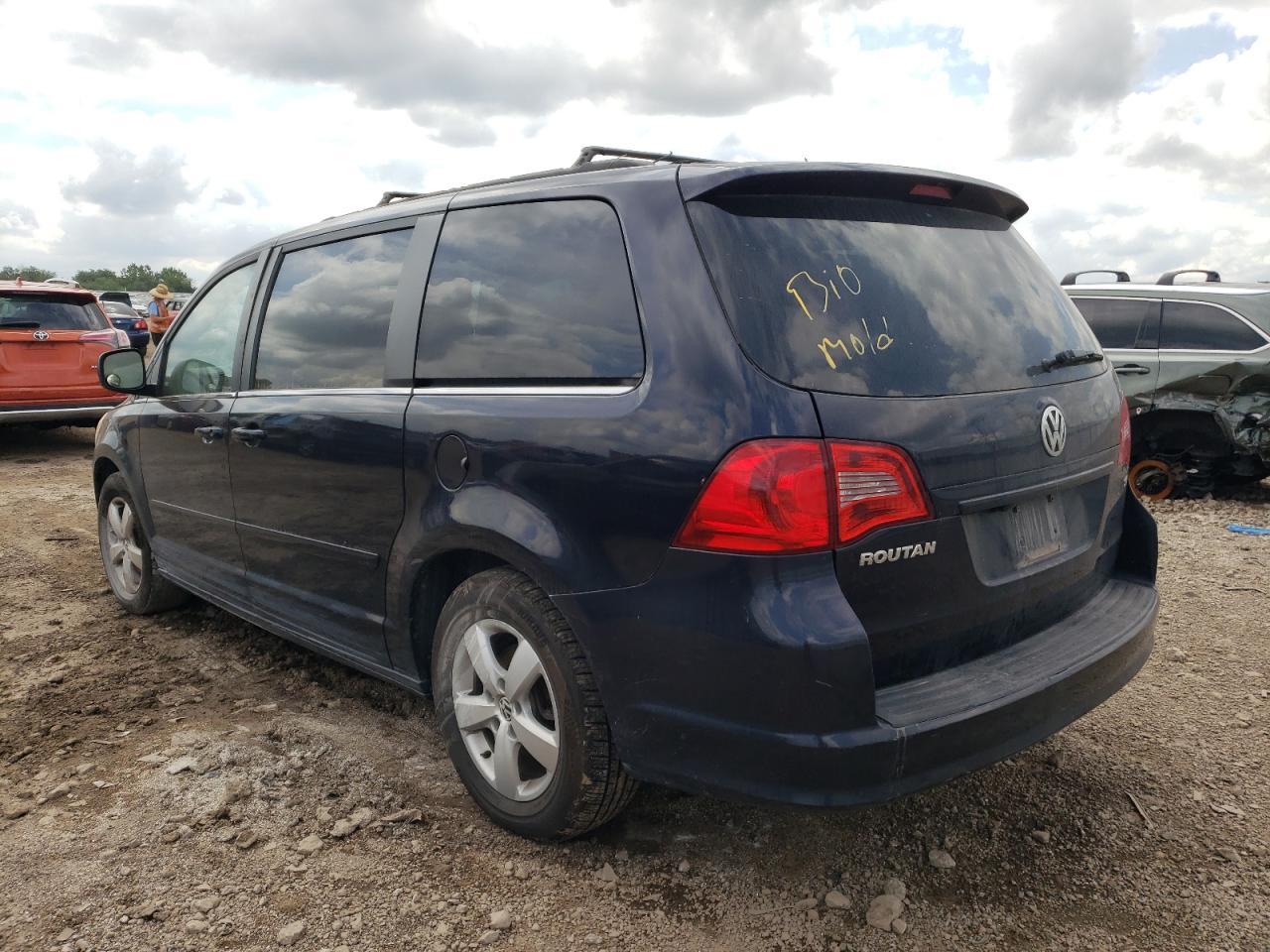 2011 Volkswagen Routan Se - Фото 2