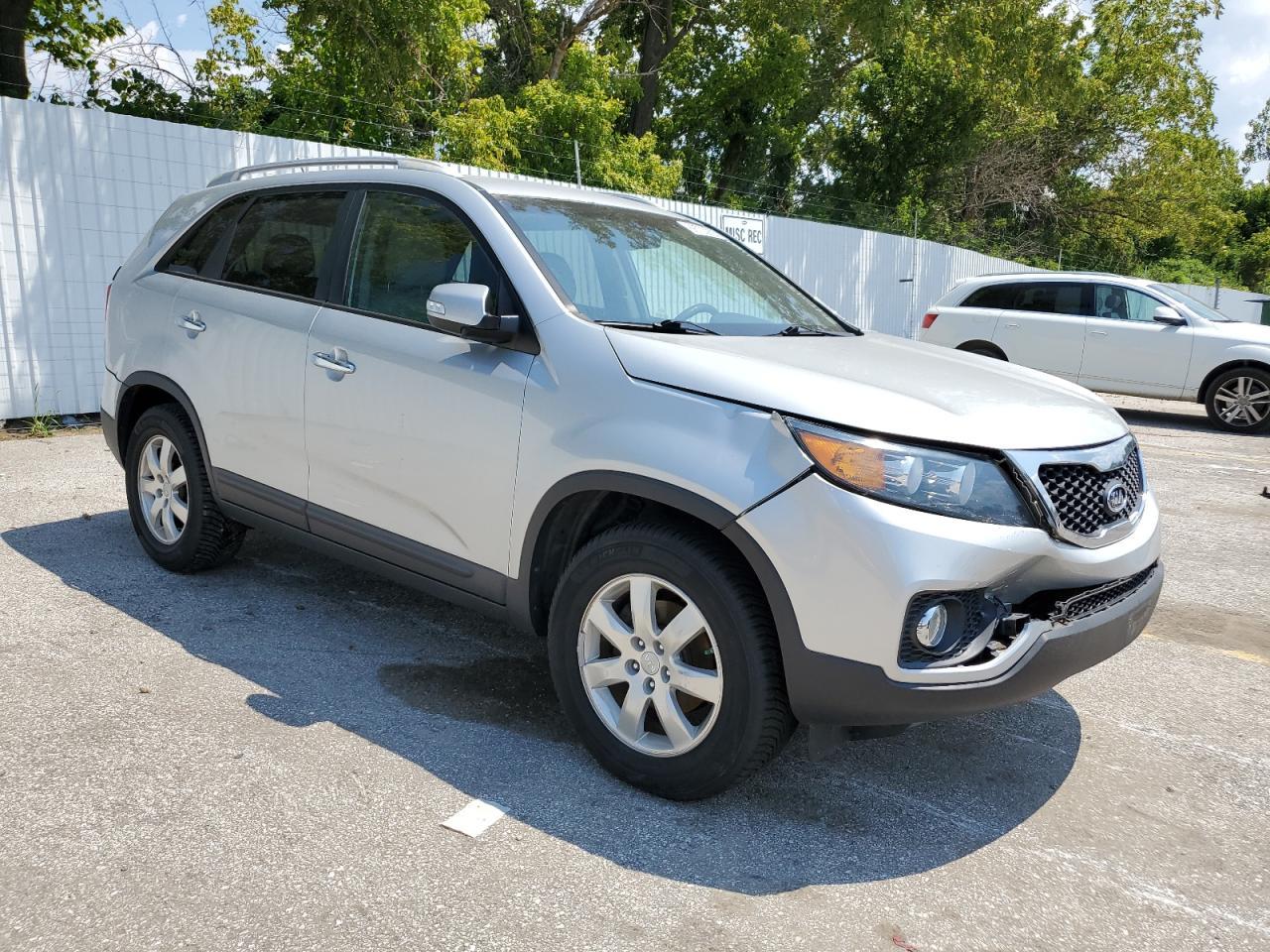 2013 Kia Sorento Lx - Image 4