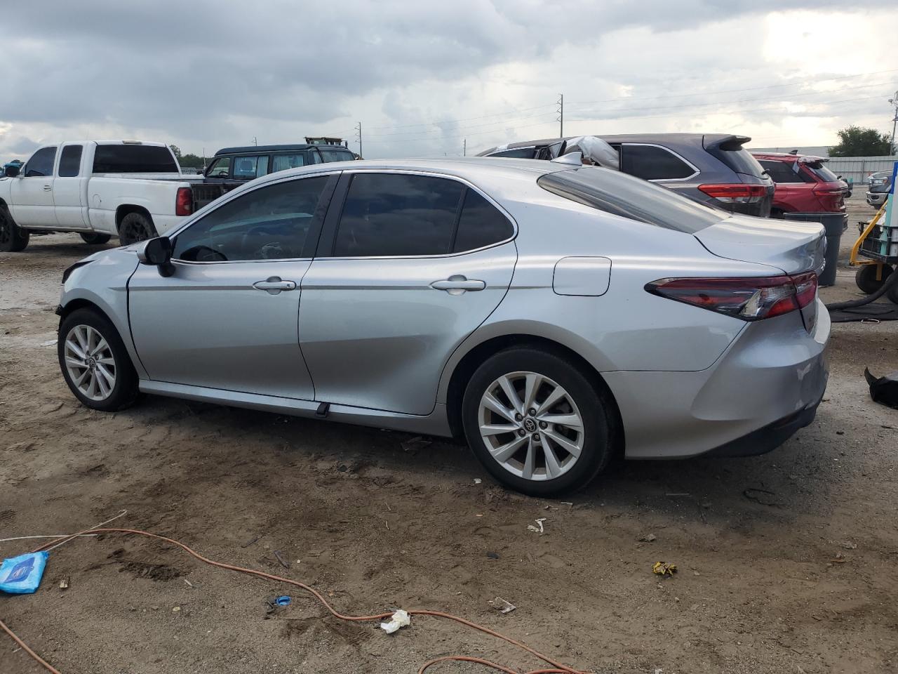 2024 Toyota Camry Le - Фото 2