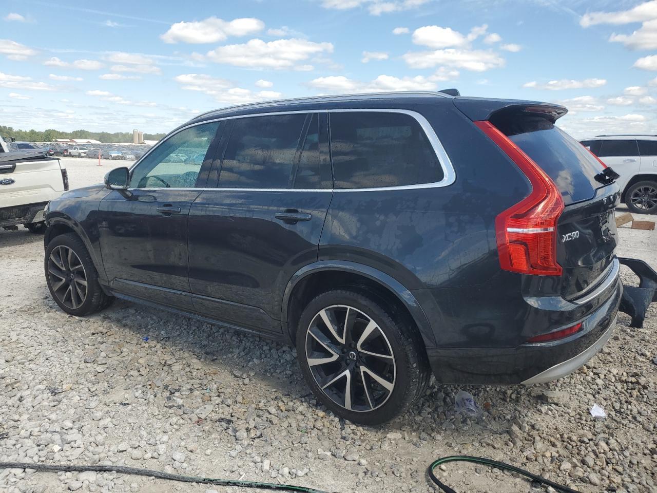 2022 Volvo Xc90 T6 Momentum - Image 2