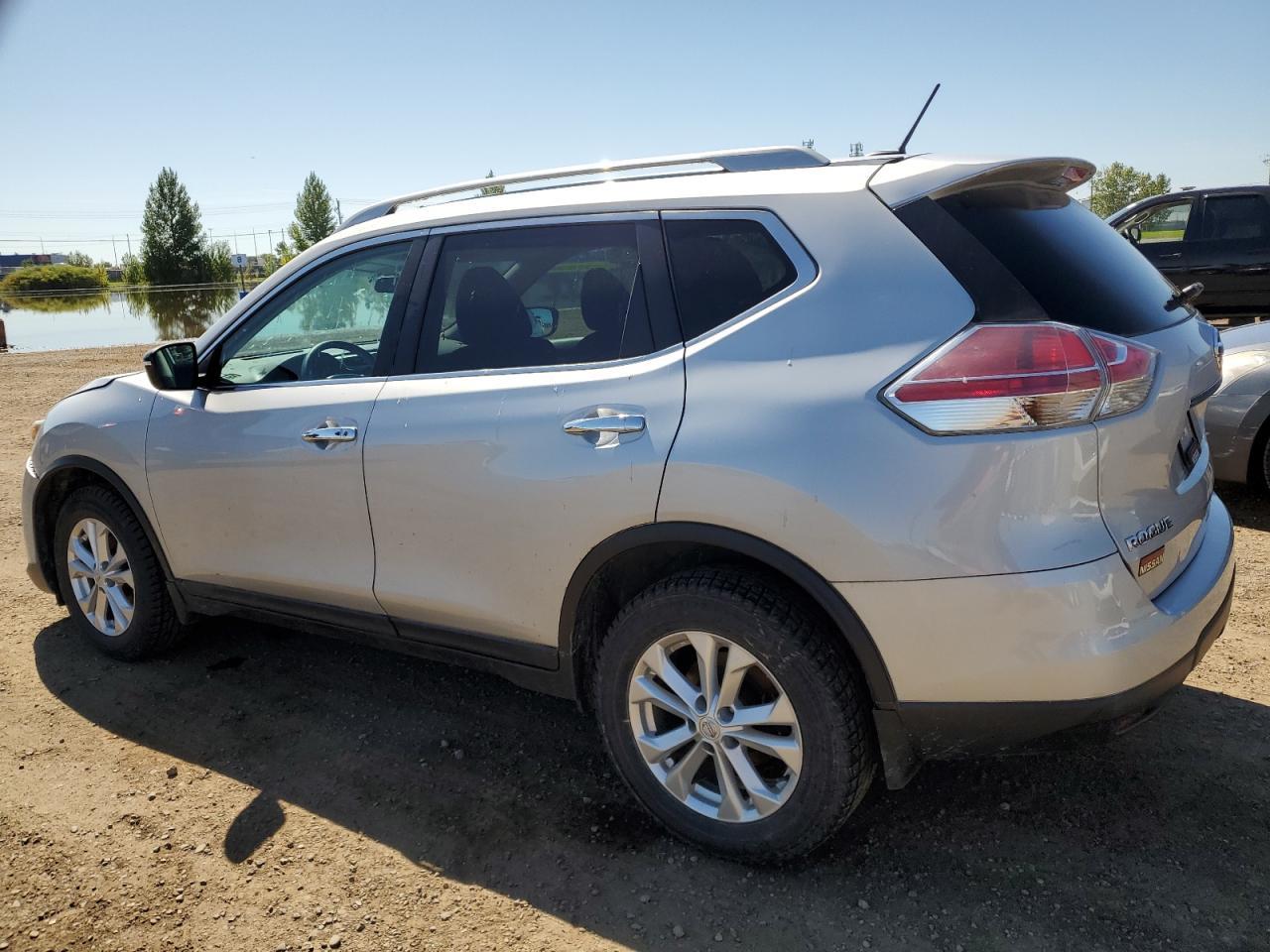 2016 Nissan Rogue S - Image 2