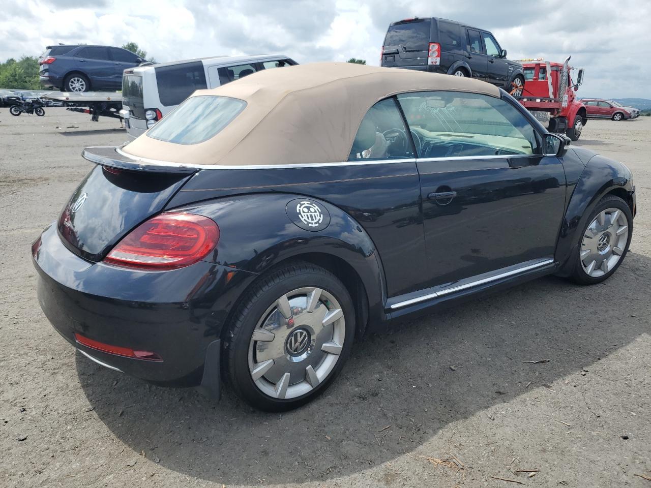2017 Volkswagen Beetle S/Se - Фото 3