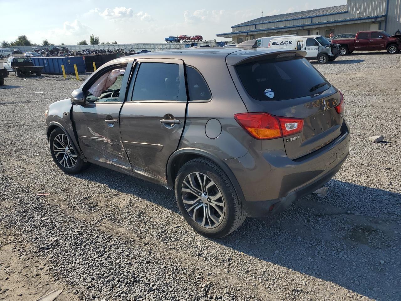 2017 Mitsubishi Outlander Sport Es - Фото 2
