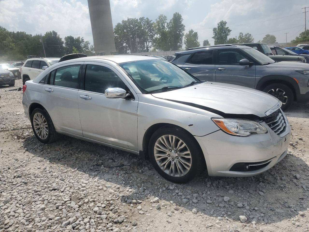 2012 Chrysler 200 Limited - Image 4