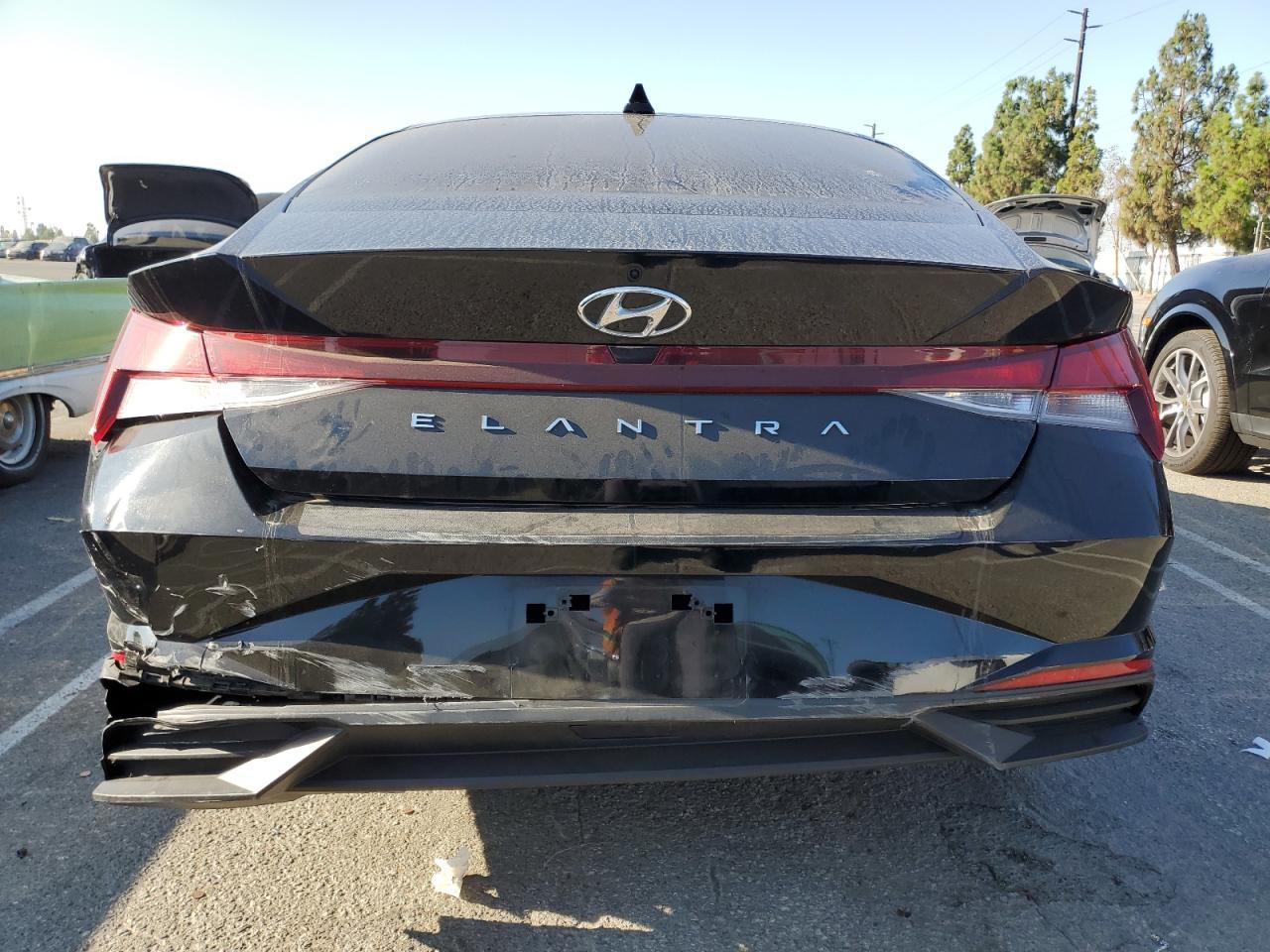 2023 Hyundai Elantra Se - Image 6