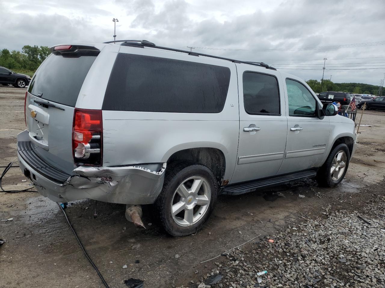 2013 Chevrolet Suburban K1500 Lt - Фото 3