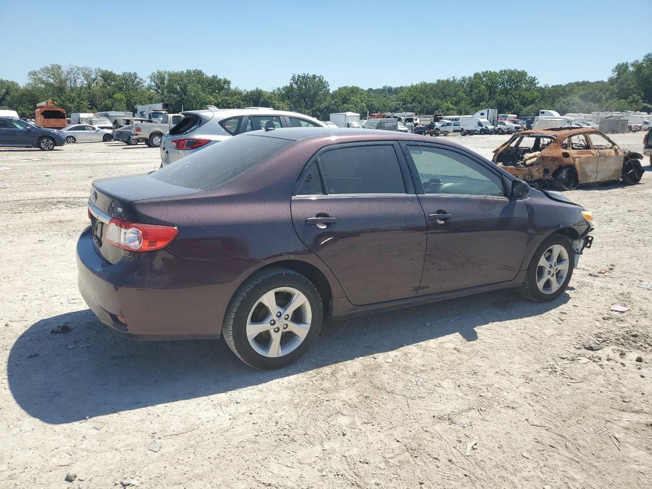 2013 Toyota Corolla Base - Фото 3