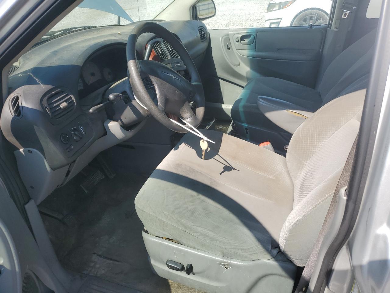 2007 Chrysler Town & Country Lx - Image 7