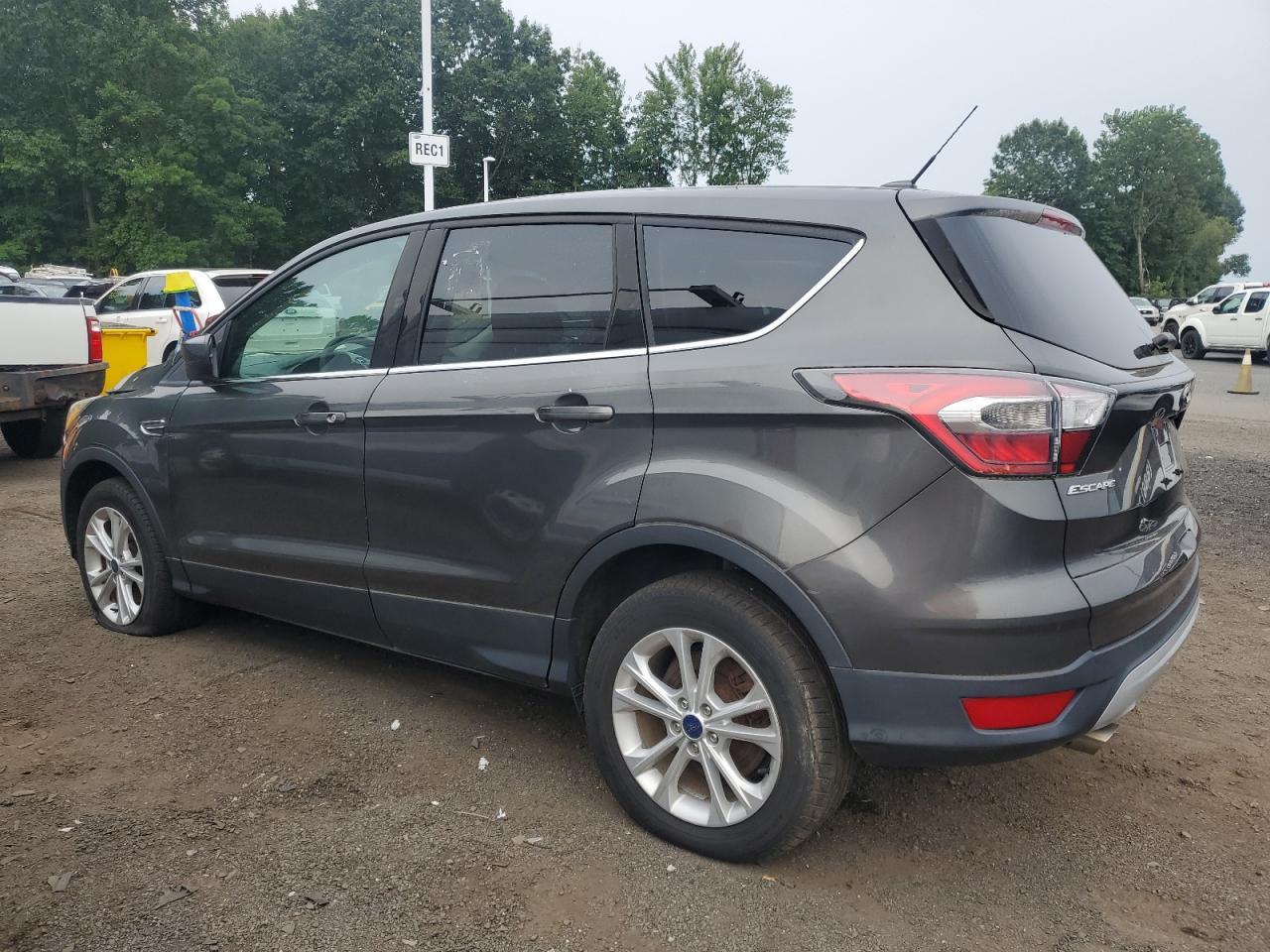 2017 Ford Escape Se - Фото 2