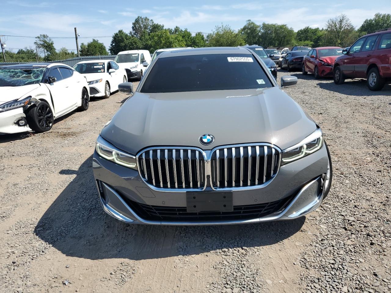 2022 BMW 740 Xi - Image 5