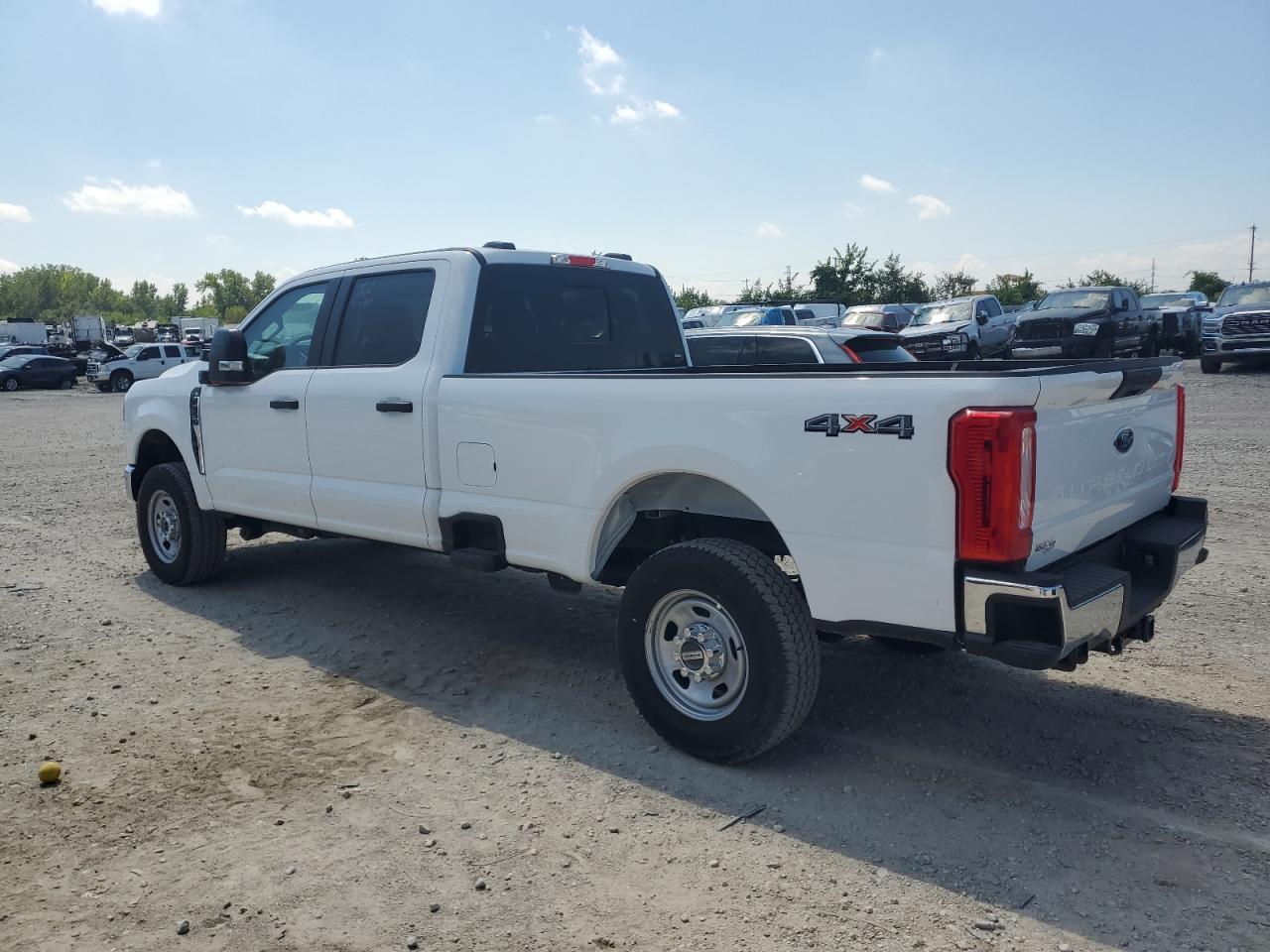 2024 Ford F350 Super Duty - Фото 2