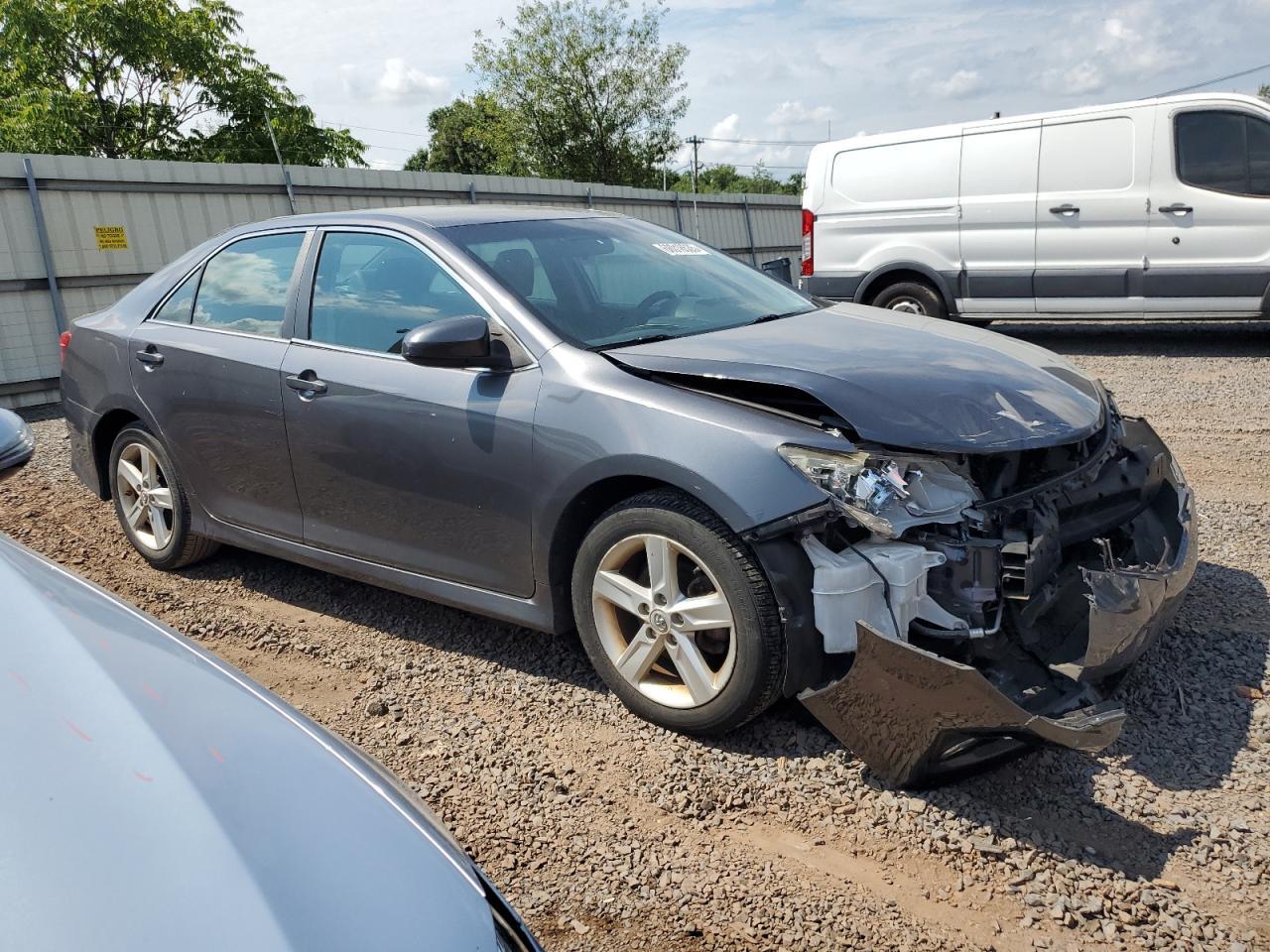 2014 Toyota Camry L - Фото 4