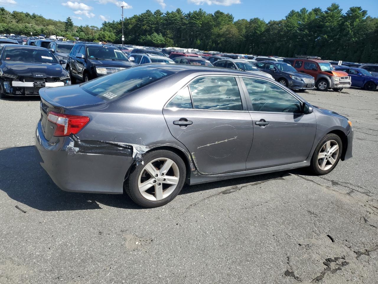 2014 Toyota Camry L - Фото 3