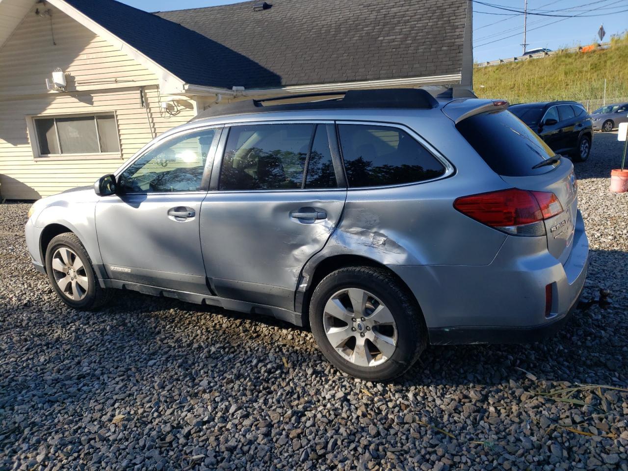2012 Subaru Outback 2.5I Limited - Image 2
