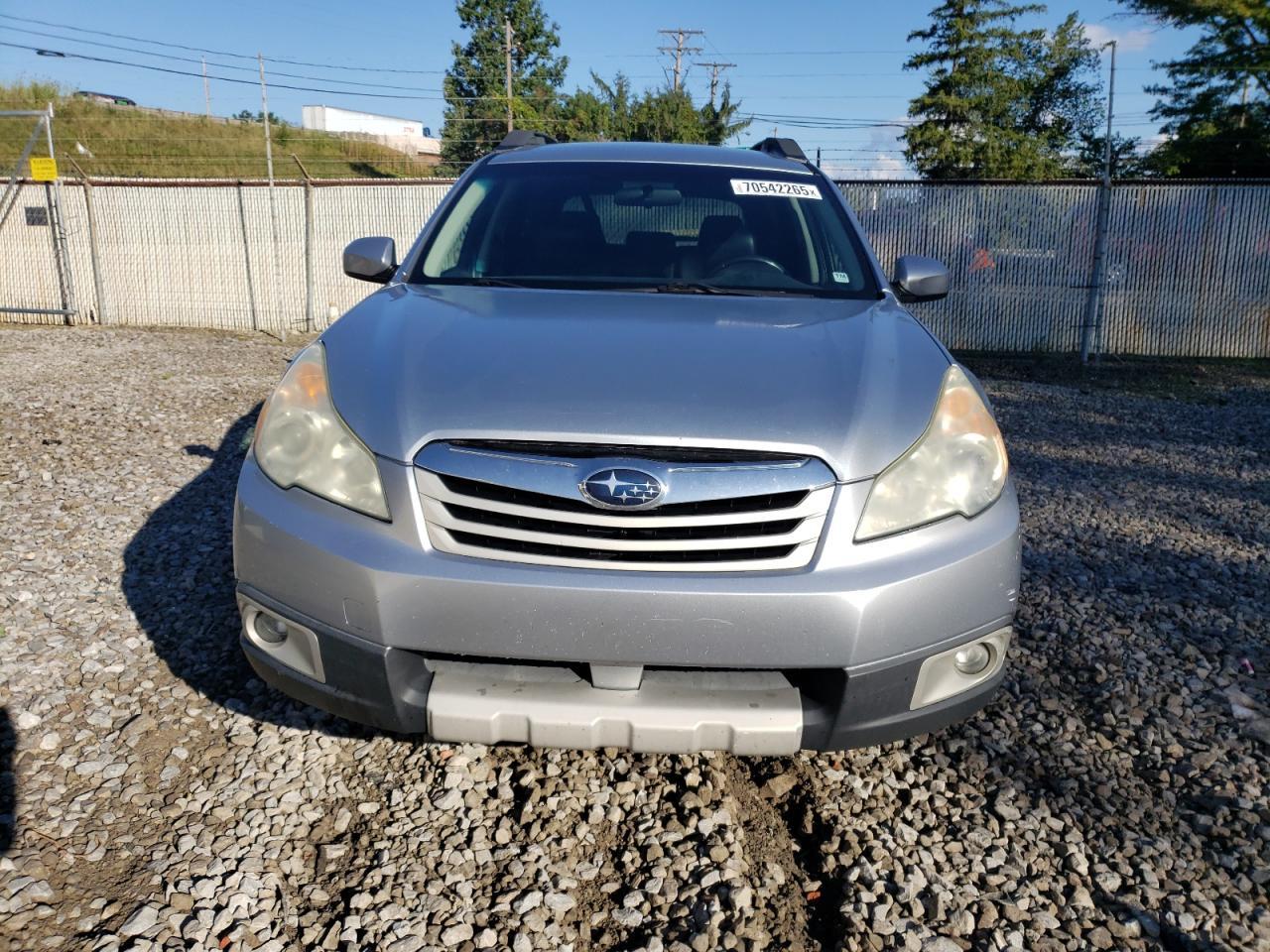 2012 Subaru Outback 2.5I Limited - Image 5