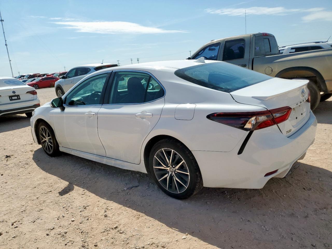 2023 Toyota Camry Se - Фото 2
