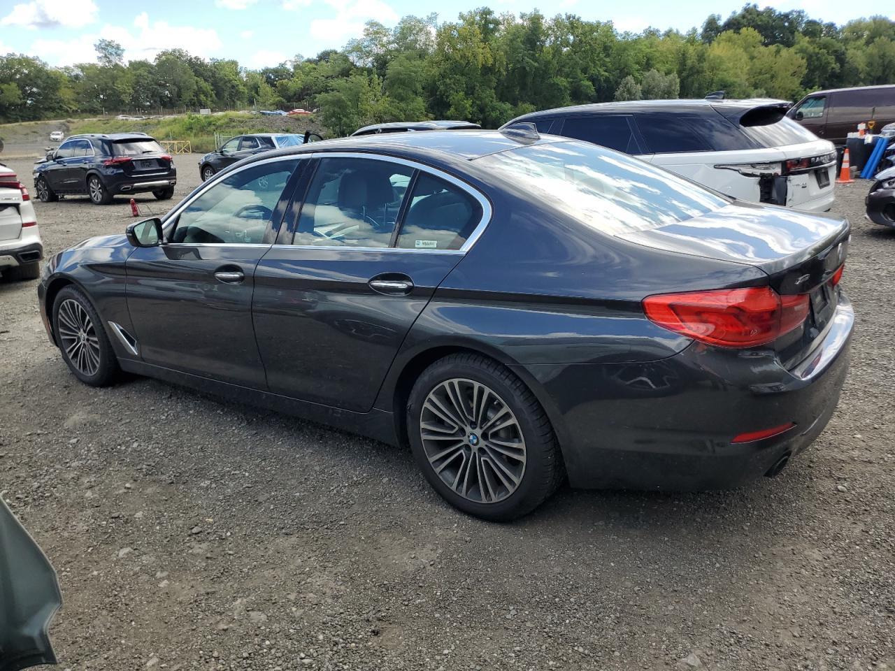 2018 BMW 530 Xi - Фото 2