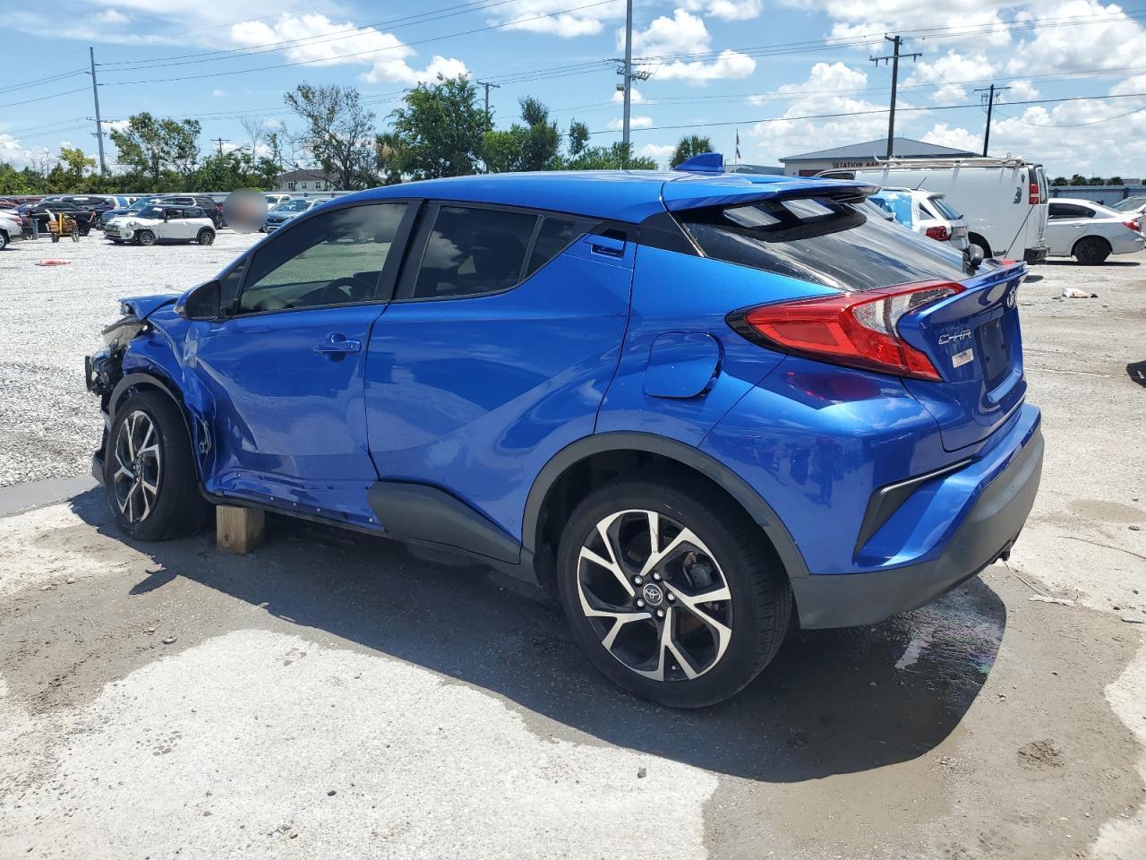 2019 Toyota C-Hr Xle - Image 2