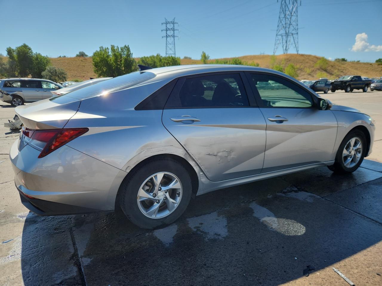 2021 Hyundai Elantra Se - Фото 3