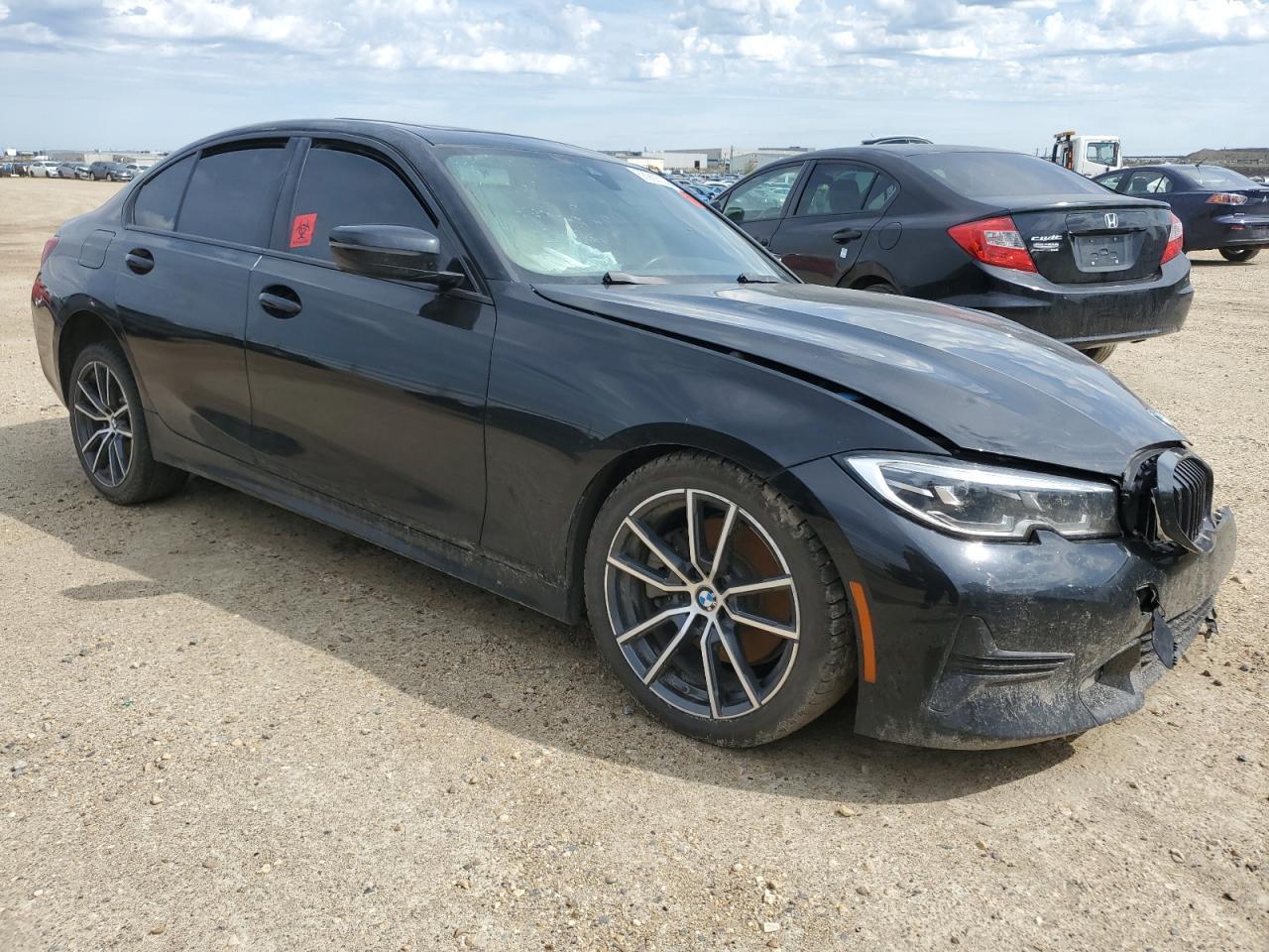 2021 BMW 330Xi - Фото 4
