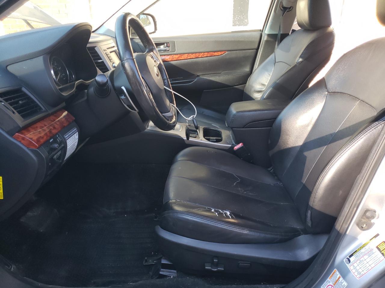 2012 Subaru Outback 2.5I Limited - Image 7