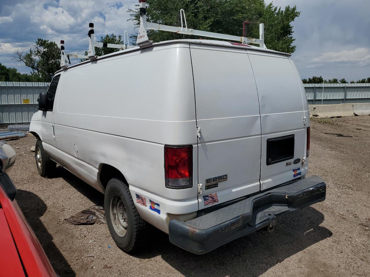 2010 Ford Econoline E250 Van - Фото 2