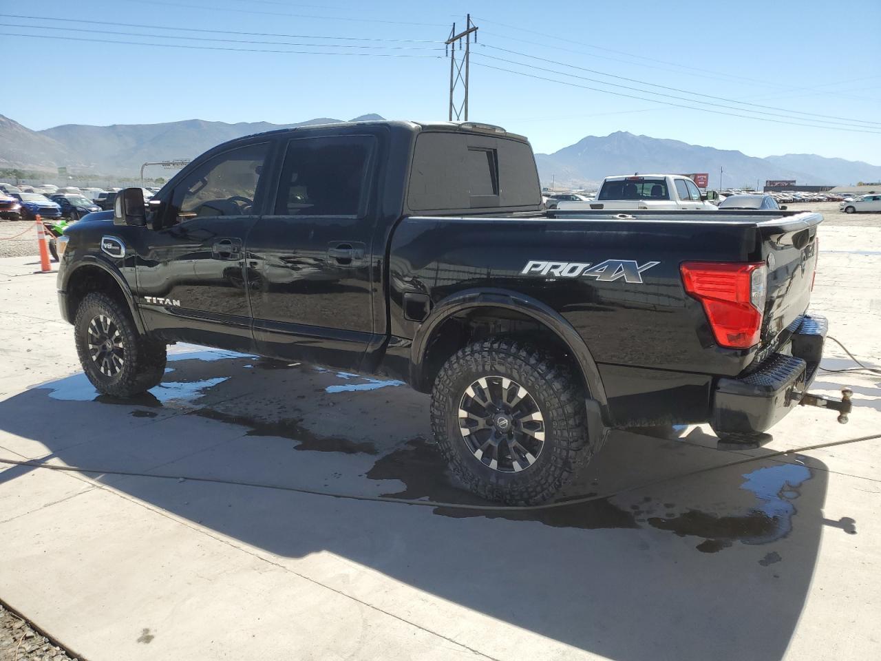 2017 Nissan Titan Sv - Image 2