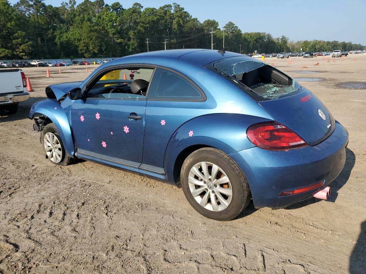 2017 Volkswagen Beetle 1.8T - Image 2