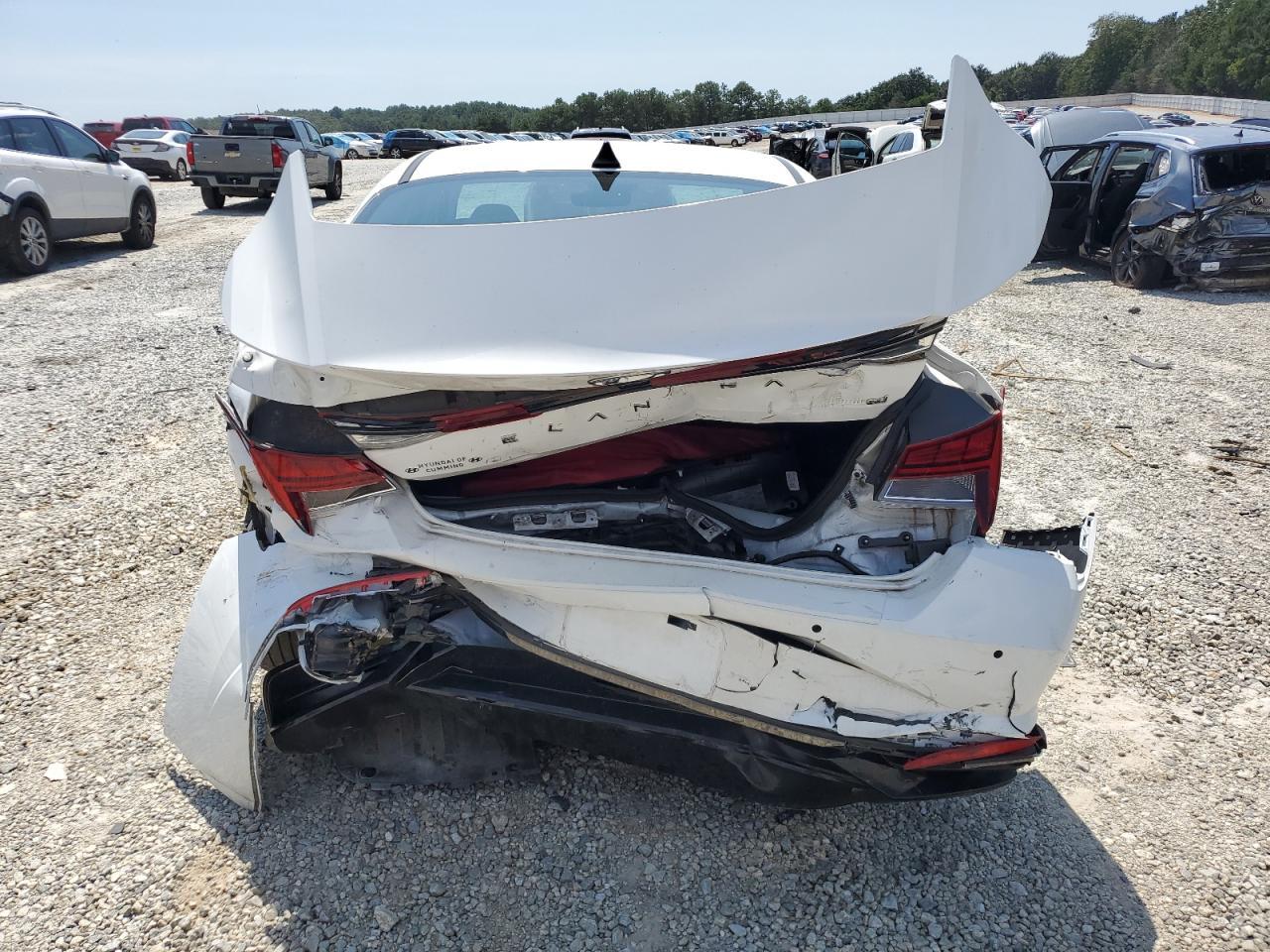 2023 Hyundai Elantra Limited - Image 6