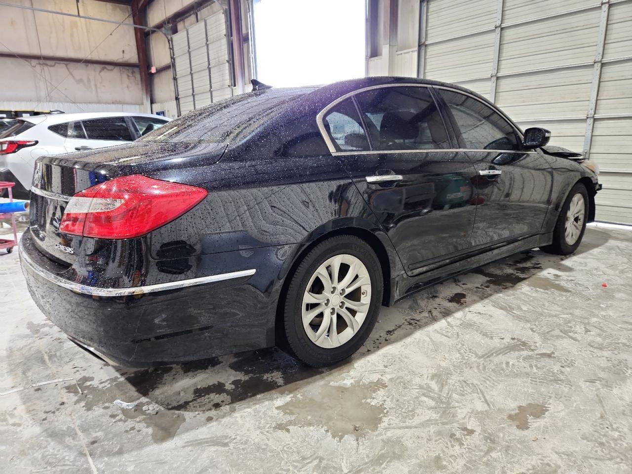 2013 Hyundai Genesis 3.8L 3.8L - Image 3