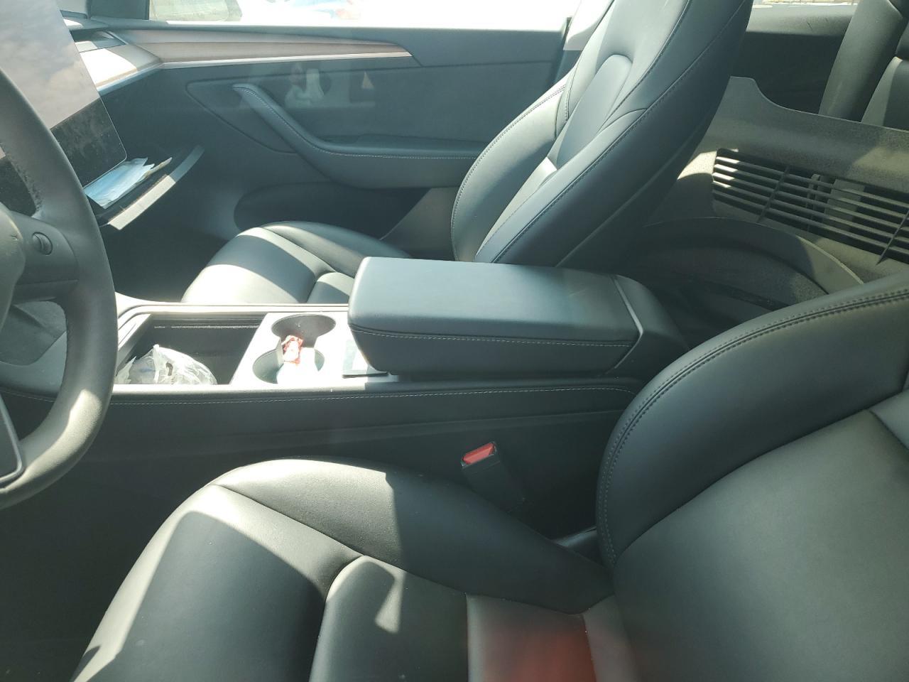 2024 Tesla Model Y - Фото 7