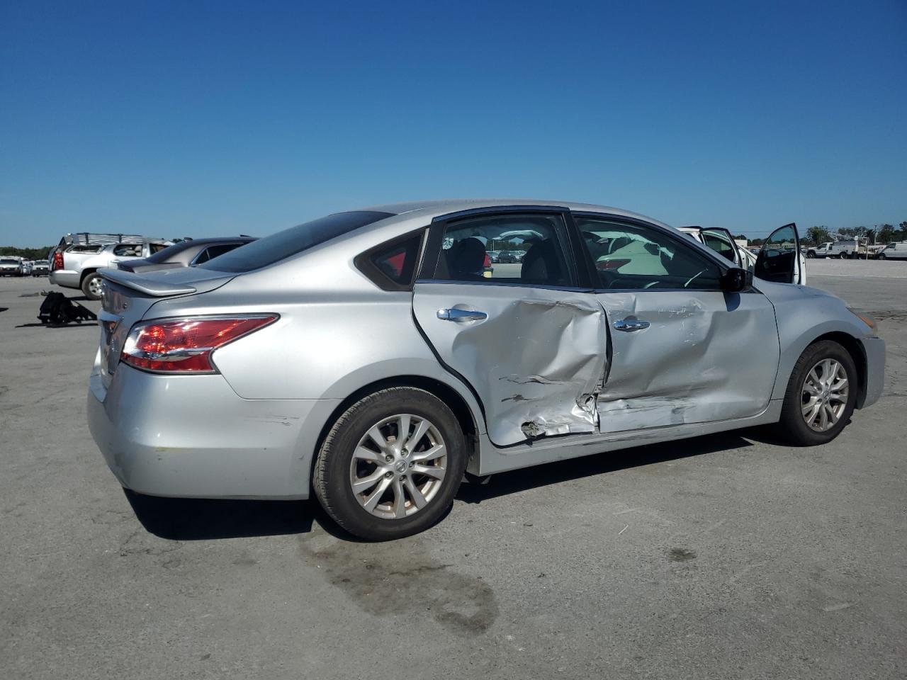 2014 Nissan Altima 2.5 - Фото 3