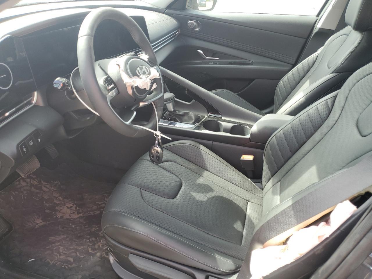 2025 Hyundai Elantra Limited - Image 7