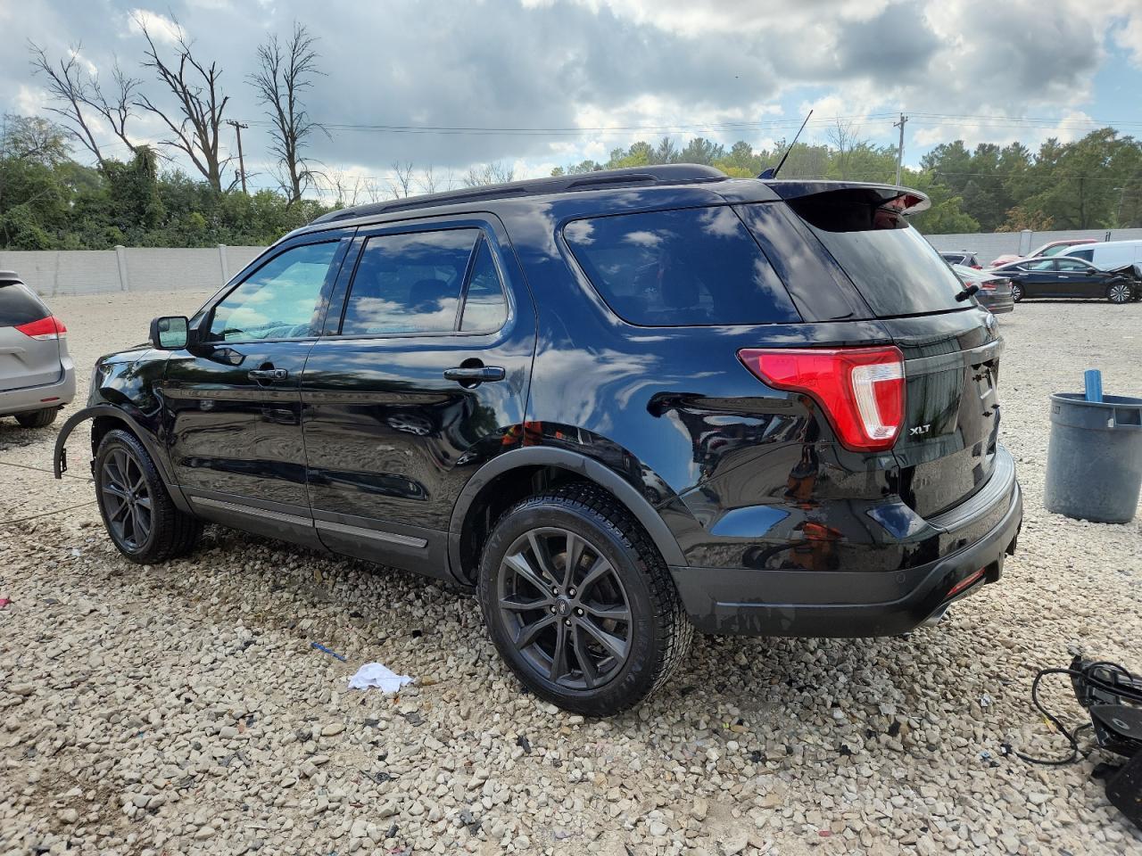 2018 Ford Explorer Xlt - Фото 2