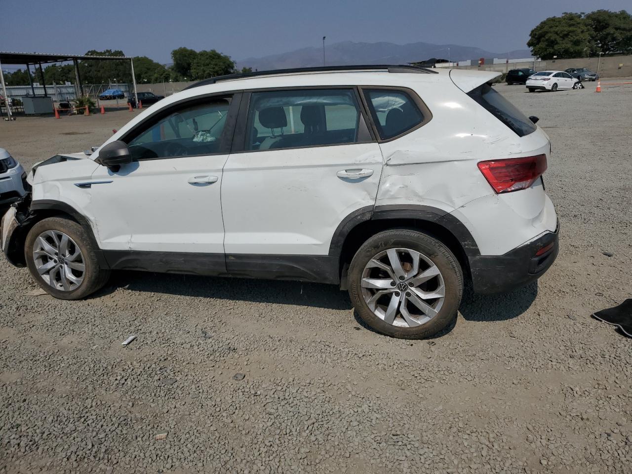 2023 Volkswagen Taos S - Фото 2